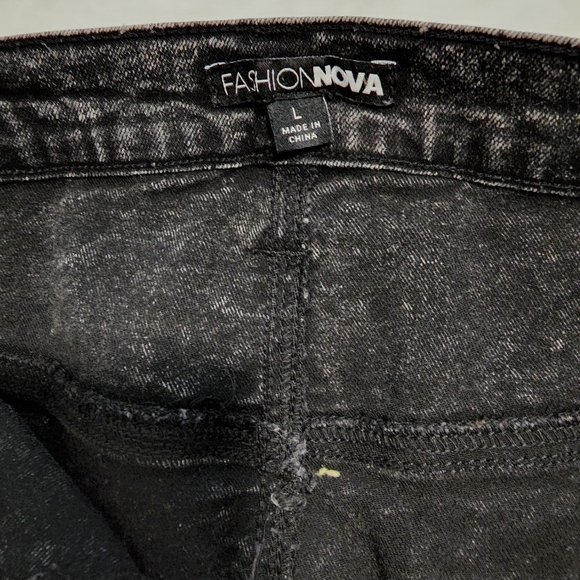 Black denim skirt - Picture 3 of 6